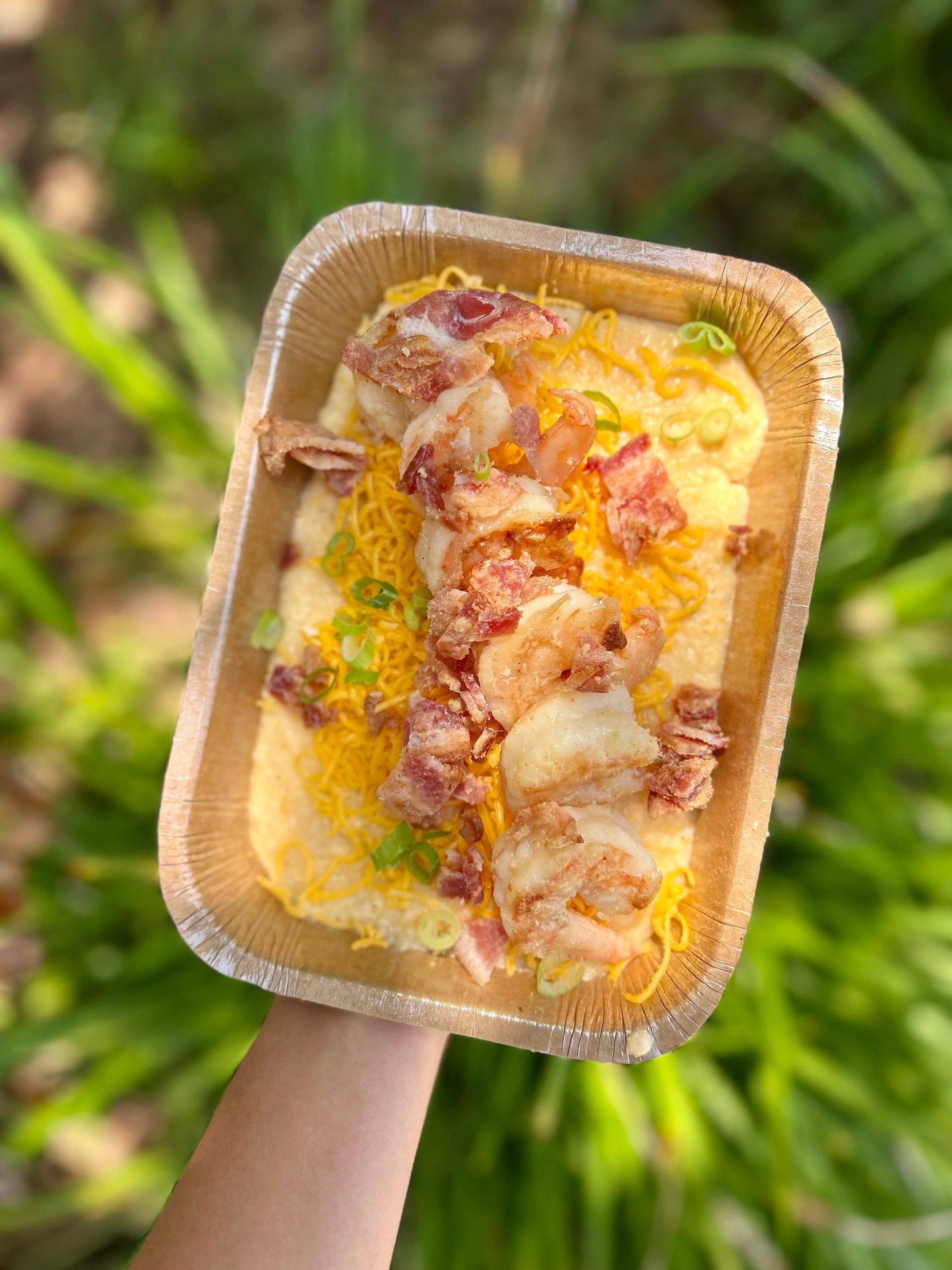 Shrimp and Cheesy Grits with Bacon